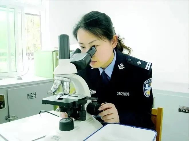 湖南21岁女裸死宿舍,身上52处淤青,现场有男友精液.法医:处女