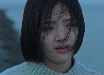 还有火出圈的角色,《悲伤逆流成河》中的易遥,《孤城闭》中的赵徽柔.