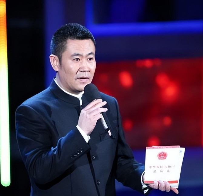 回顾央视已去世的10位主持人,坠楼,患癌,意外,每一位都很可惜