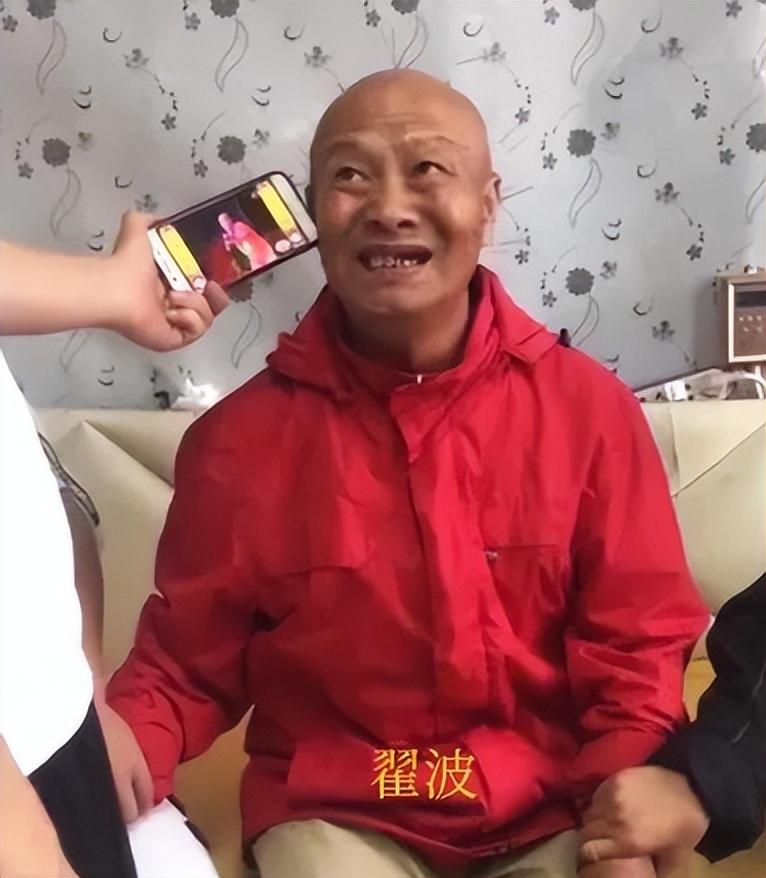 此后通过媒体的发酵,翟波被找到了,变化很大.