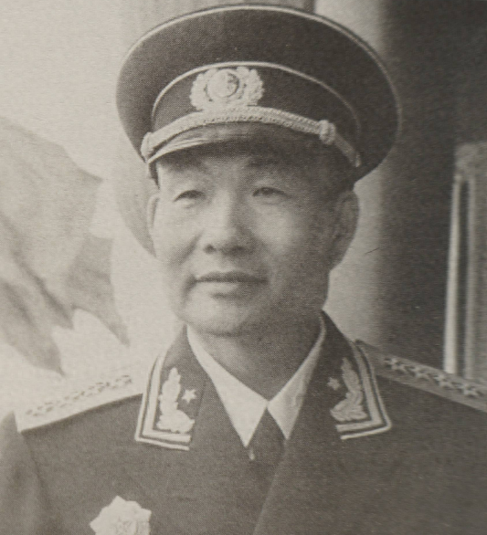 海军上将对文工团舞蹈演员一见钟情,司令员萧劲光:老苏我支持你