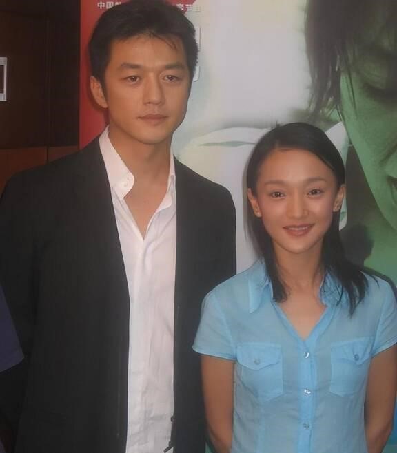 周迅从小便喜欢才子,而窦鹏是著名歌手窦唯的表弟,在音乐上的才华自是