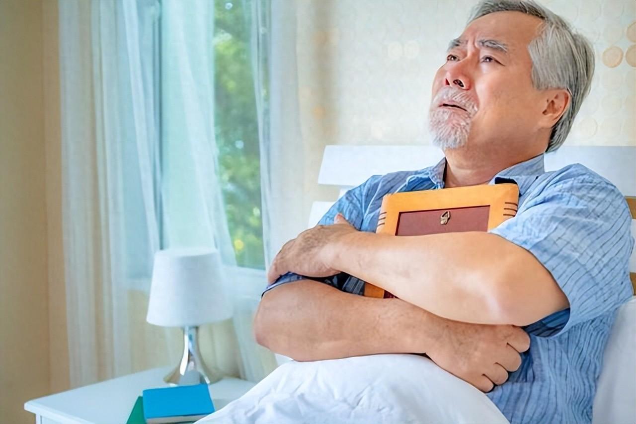 80岁查出大病后,他给三个子女每人留30000自己用2000买点好吃的