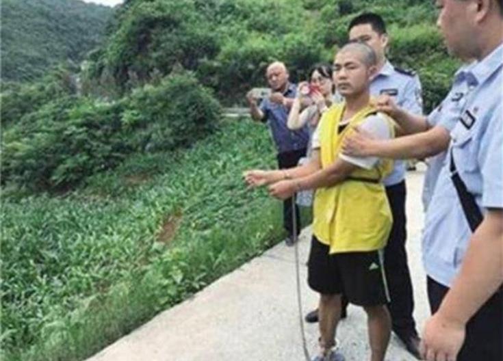 回顾:湖北逃犯姚常凤被执行死刑,母亲:我没生过这个儿子