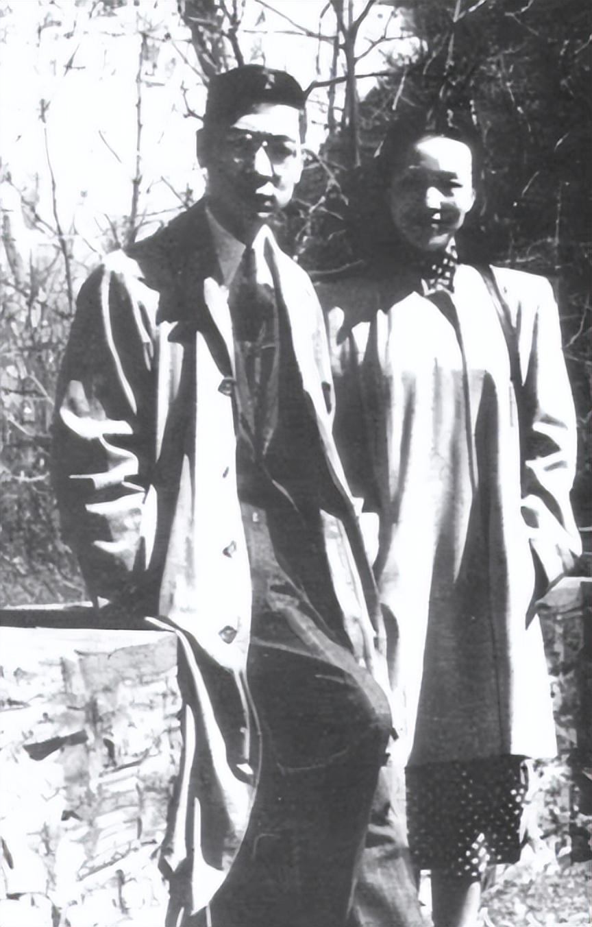 68年首都机场飞机失事,他与警卫员紧紧拥抱,周总理闻讯停下工作