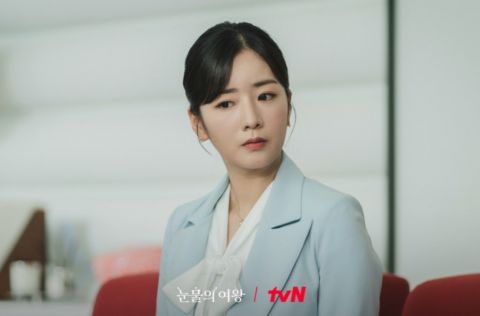 女团apink成员普美近期正在出演大热韩剧《泪之女王》中,饰演女主角