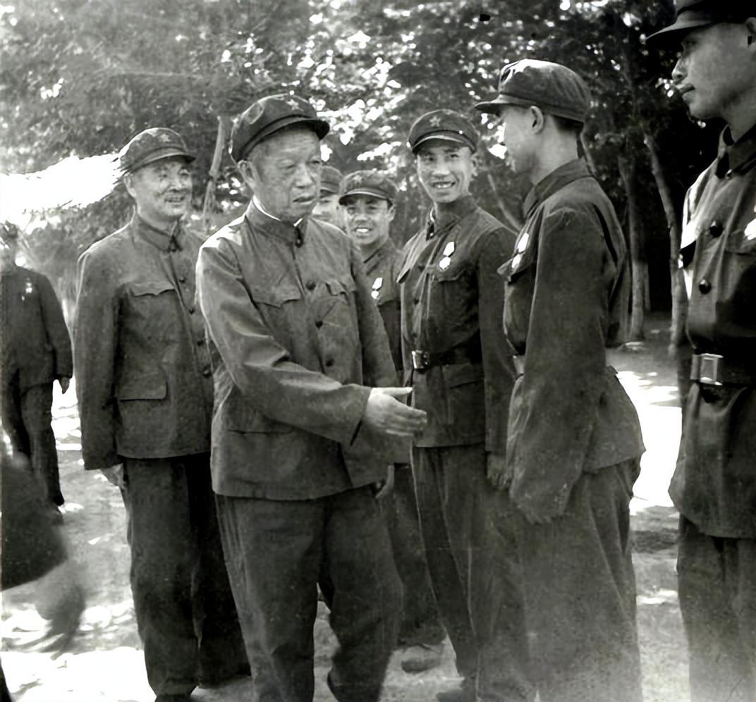 王必成术后回昆明军区主持工作,刚到办公室便说:把干部部长叫来