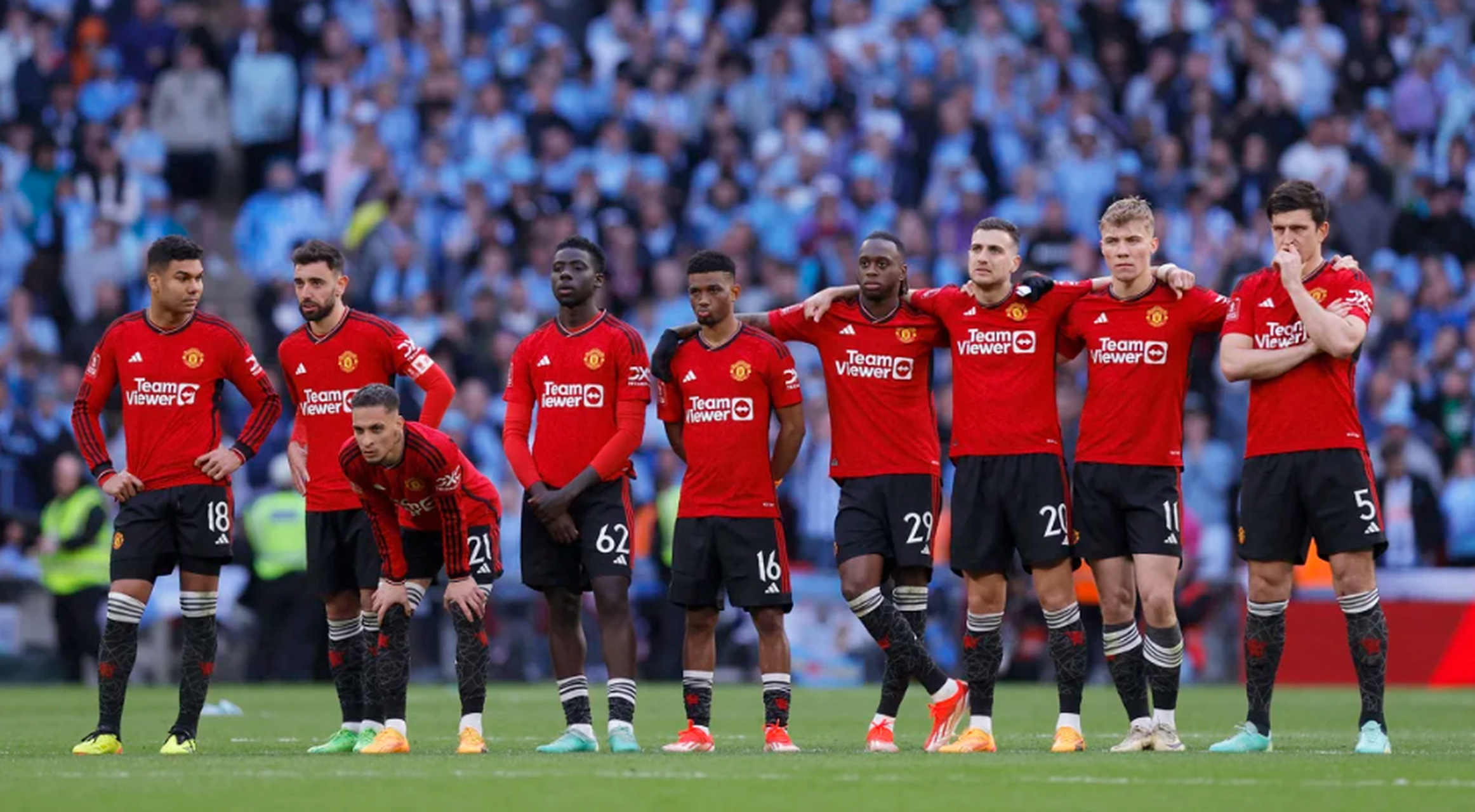 曼联足总杯半决赛晋级路惊险万分!考文垂逼平,点球大战才逆袭成功.