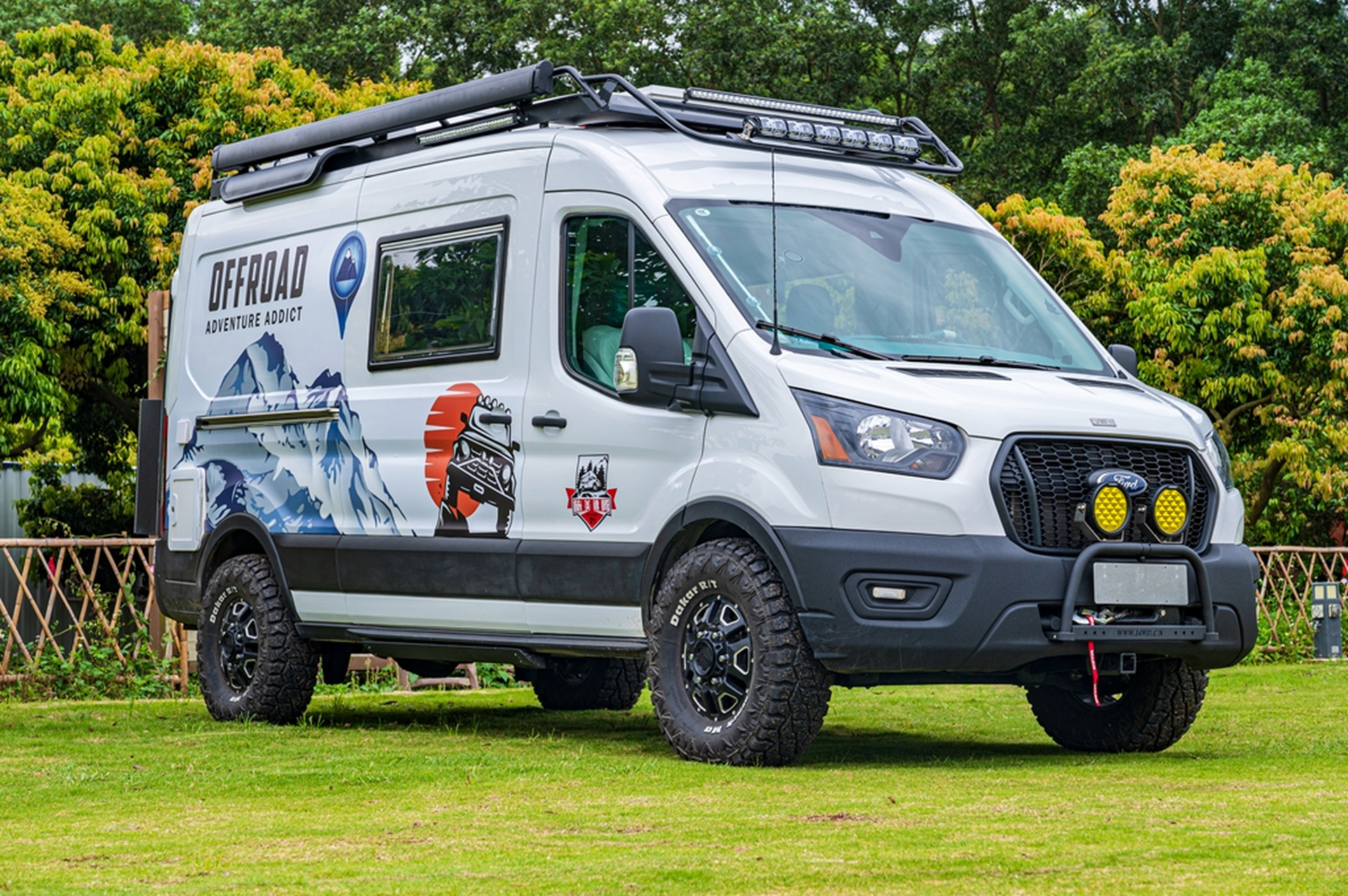 旅美奇域350b四驱越野房车,豪华配置超震撼!