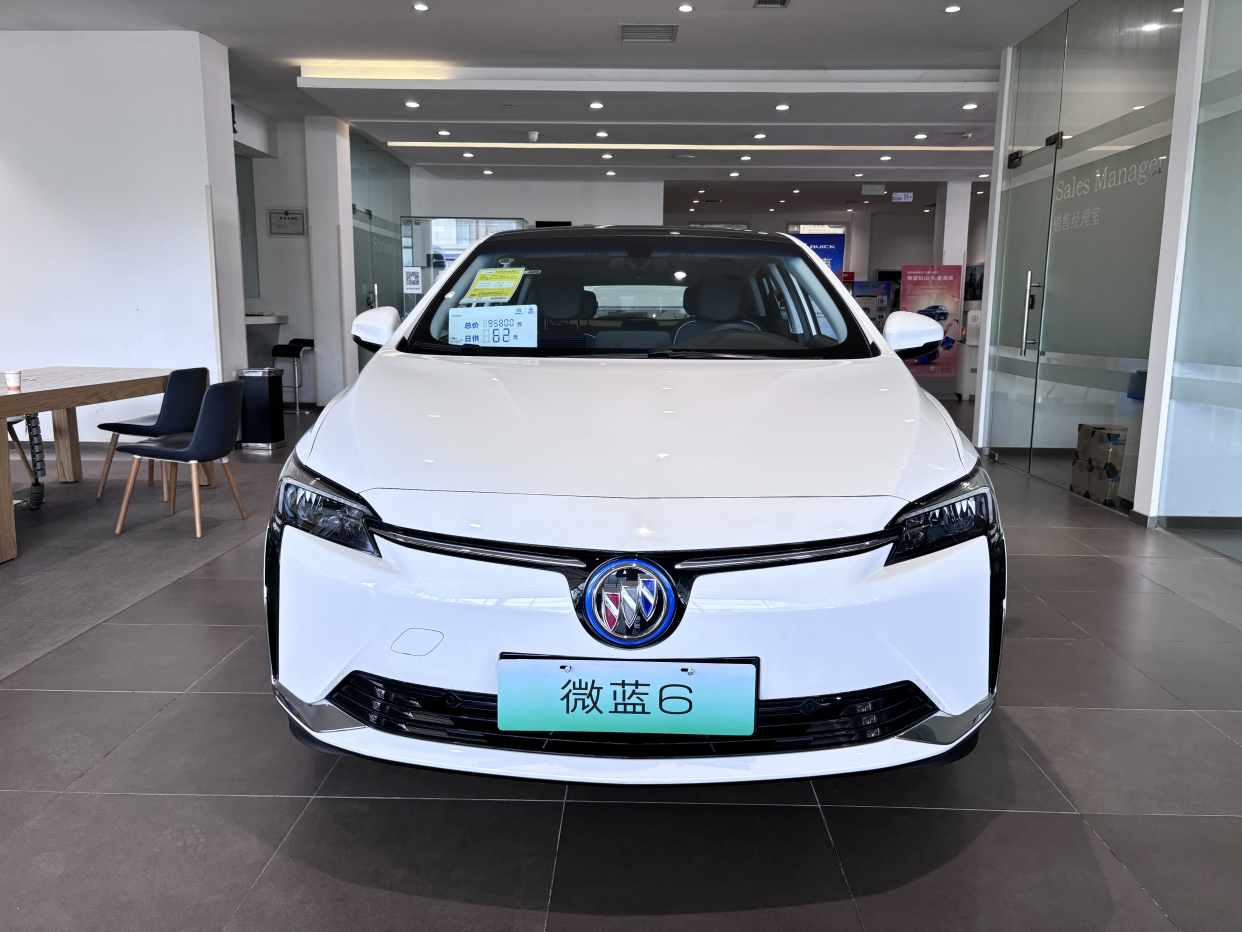 别克微蓝6作为一款新能源车型,其百公里电费仅需8块钱