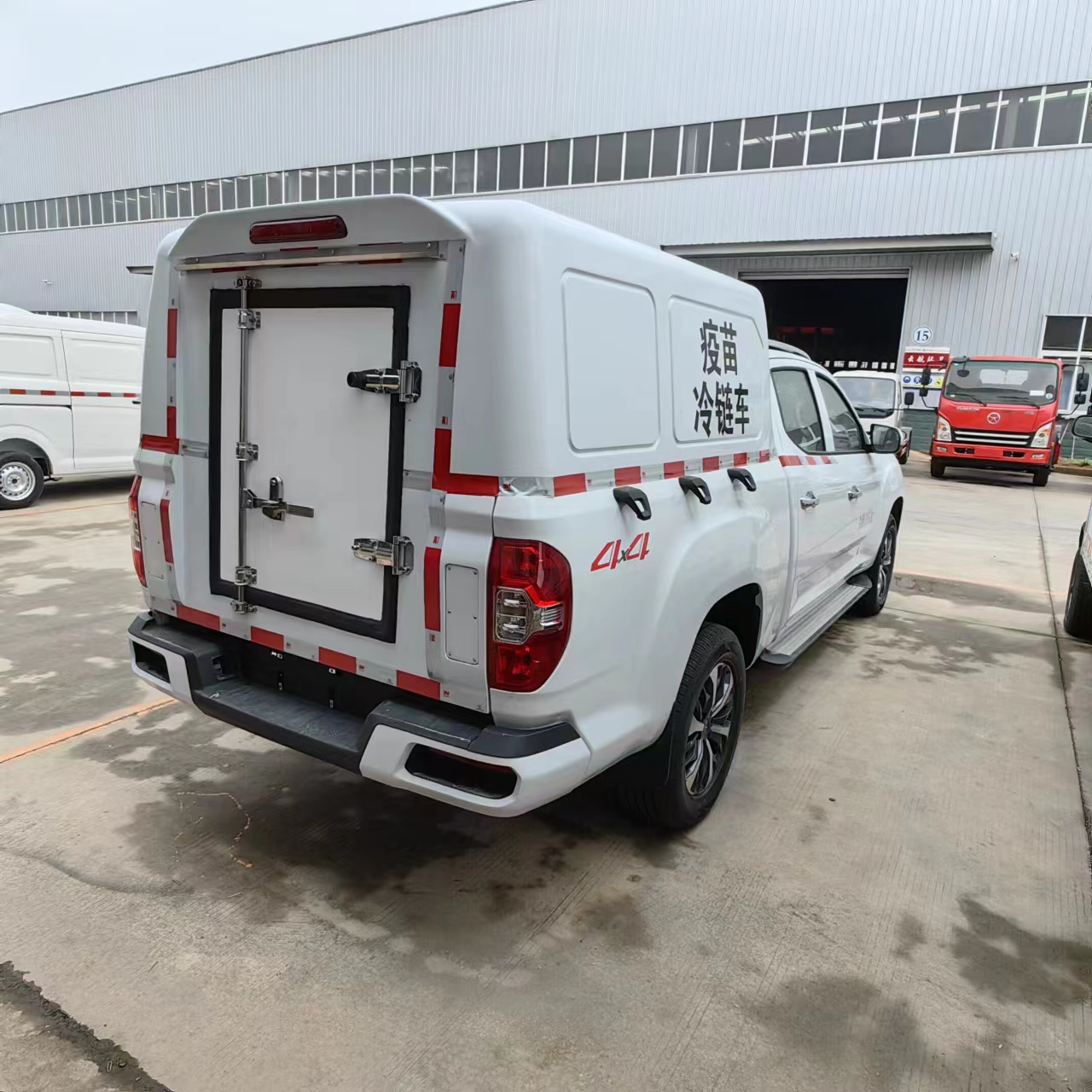 大通四驱皮卡国六冷藏车