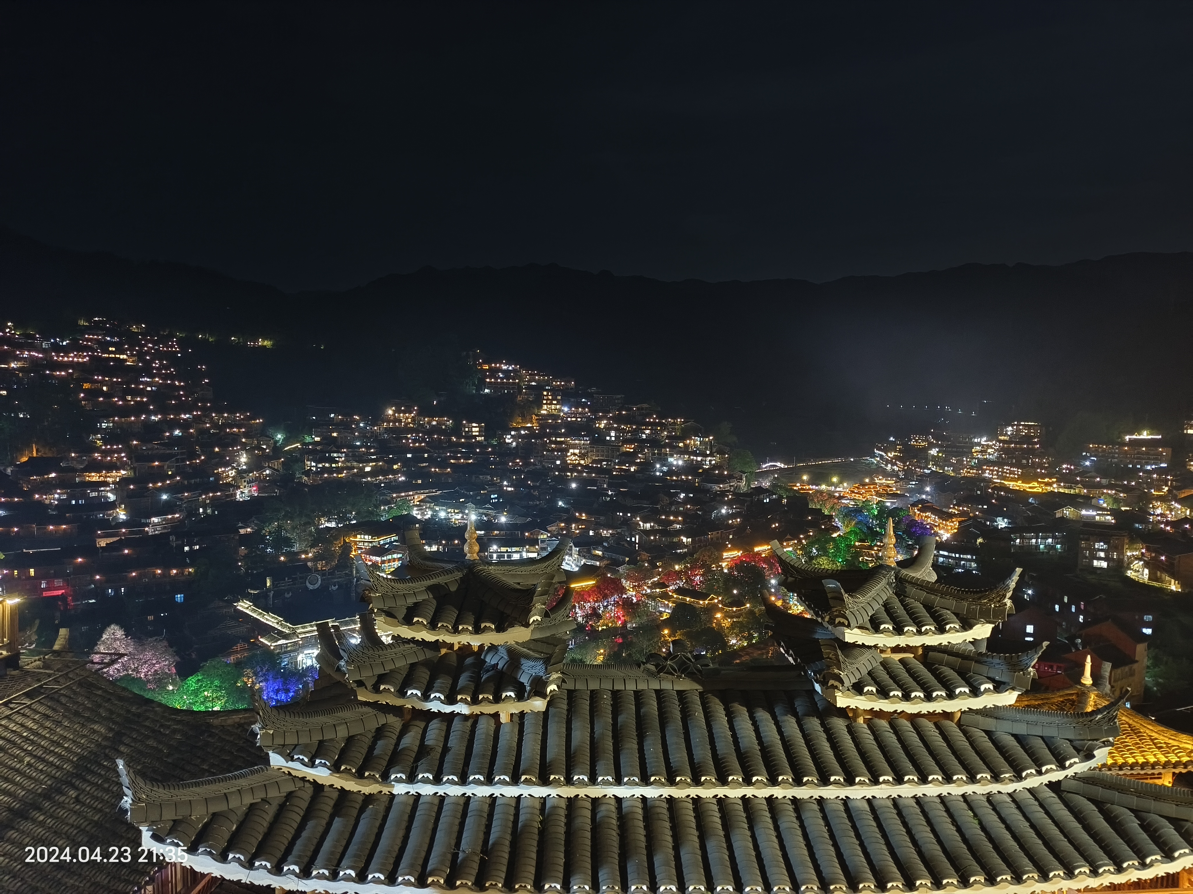 荔波小七孔木有孔