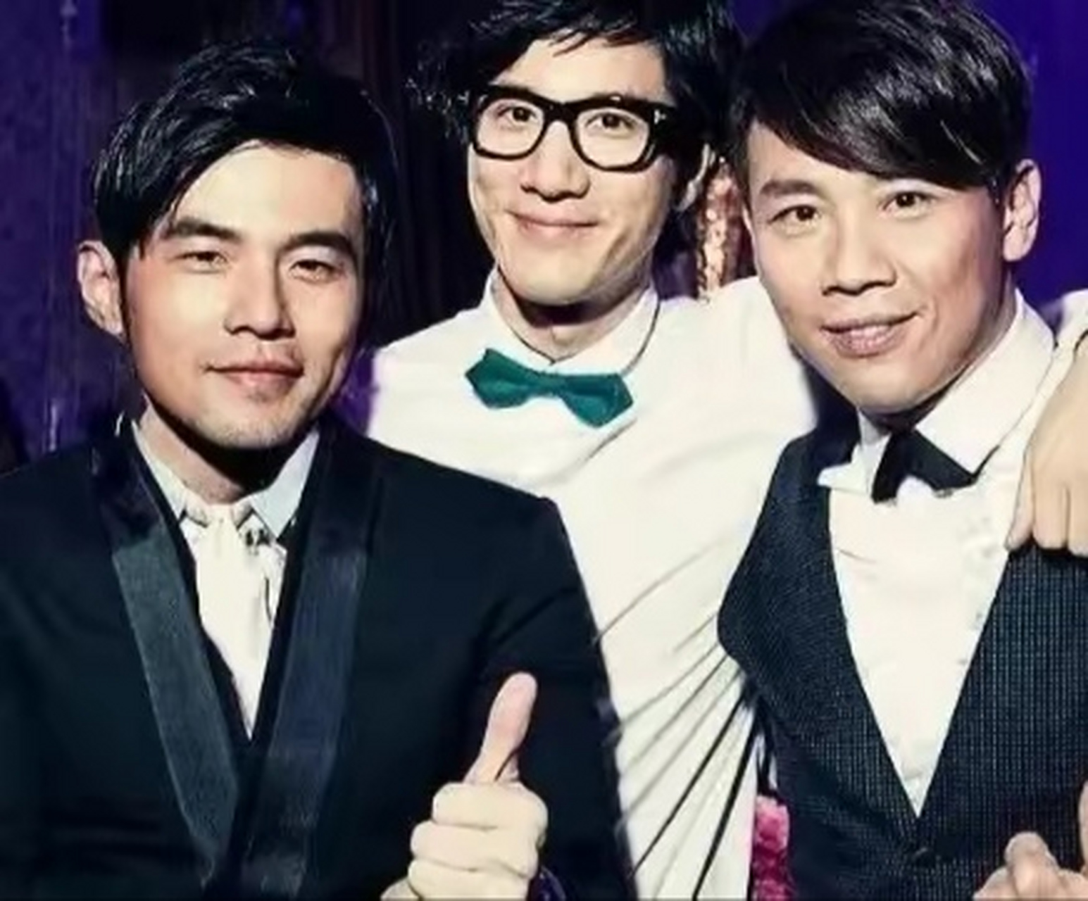 " 吴克群曾说过:"比才华我不输周杰伦和林俊杰,比长相也不输王力宏.