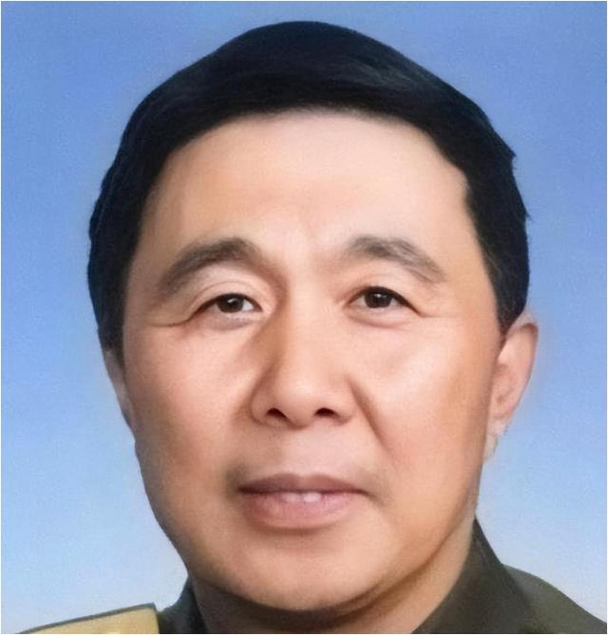 刘广智曾是空军专业的高材生,但为权力和金钱所诱惑,最终走上叛国之路