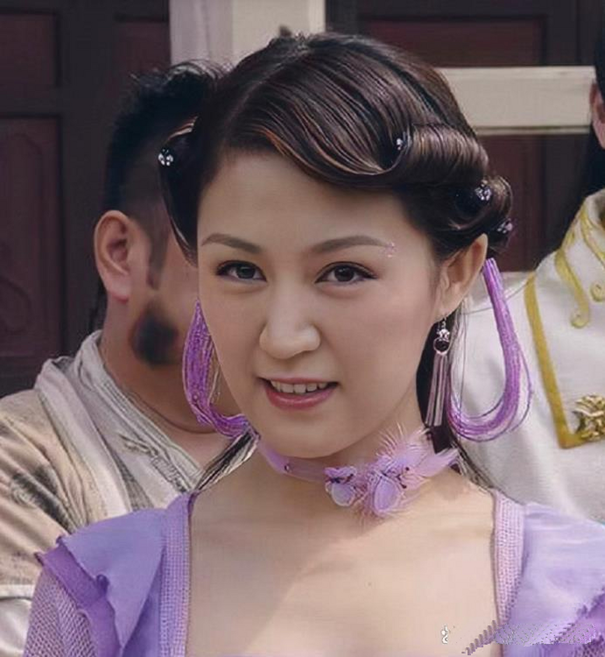 安宁公主这个角色,居然是陆毅的老婆鲍蕾出演的,好漂亮啊.