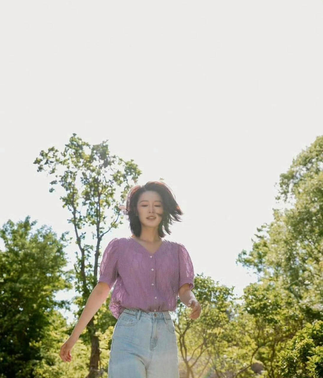 留短发也漂亮的李沁