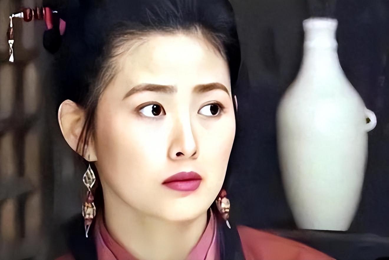 "潘金莲"王思懿,五十岁丰腴更胜当年,风采惊艳众人!