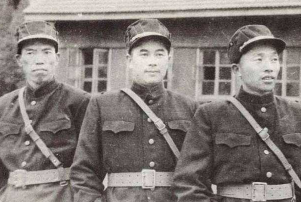 1985年梁兴初病逝,妻子收拾遗物后立即致信中央,提出唯一请求