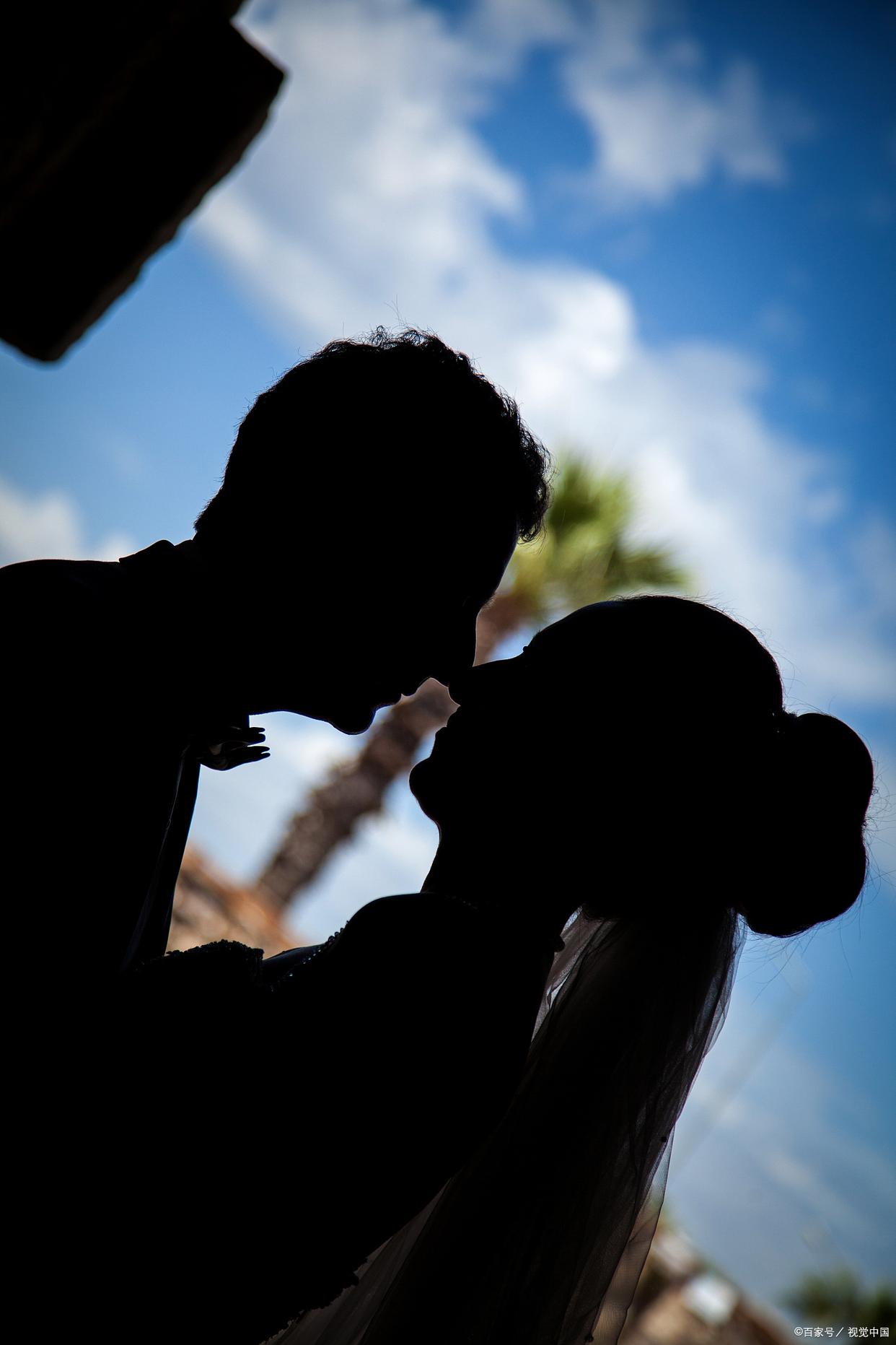 不知道你有没有发现,接吻时,女人常常会闭上眼睛,除了害羞还有两个