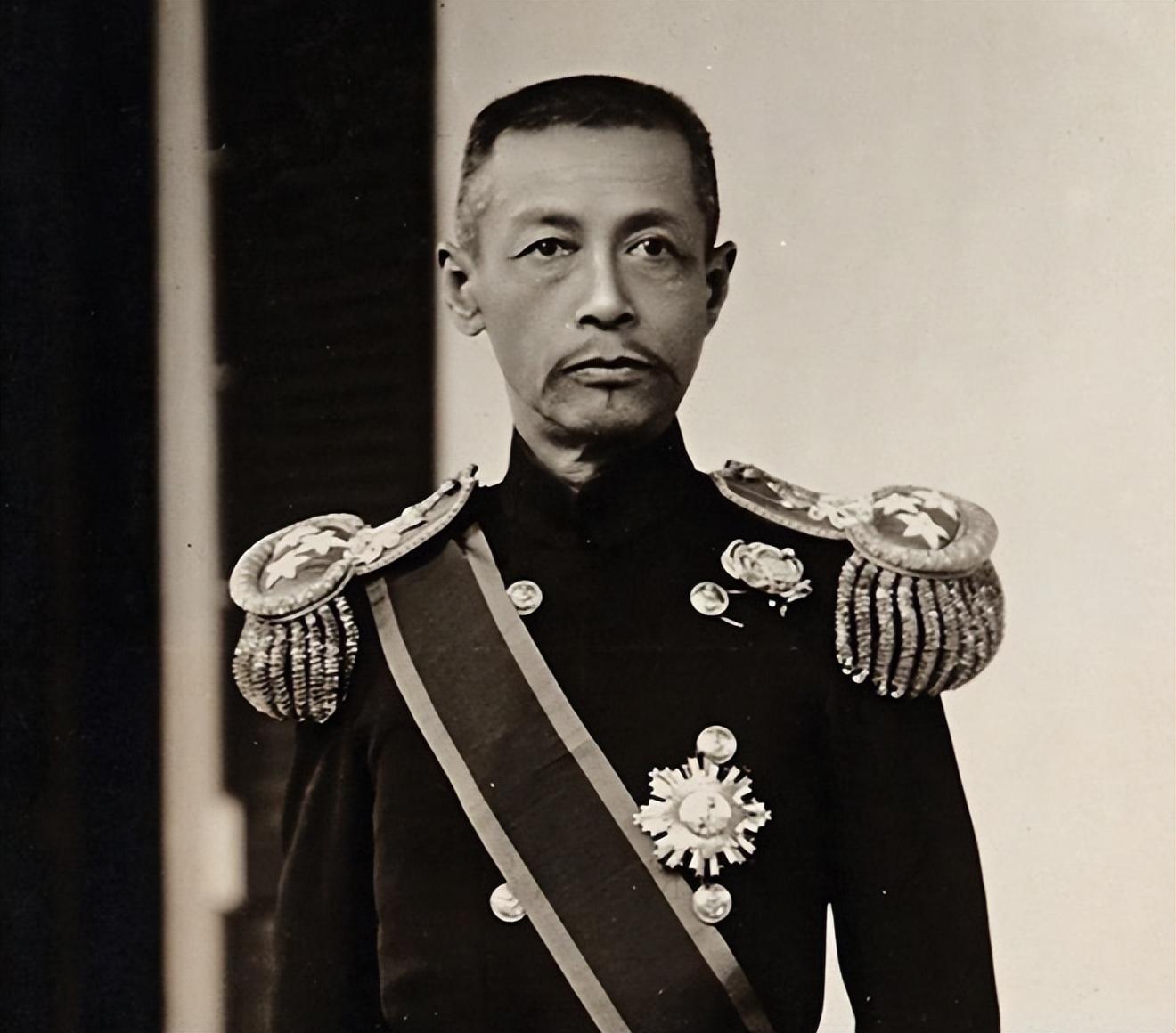 清朝海军总司令萨镇冰:建国任副国级,得知志愿军胜利,老泪纵横