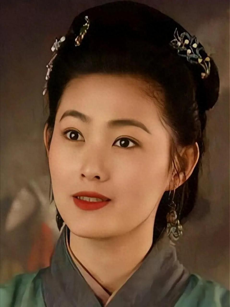 王思懿在98版《水浒传》中成功塑造了风流且悲剧的潘金莲,其深入研究