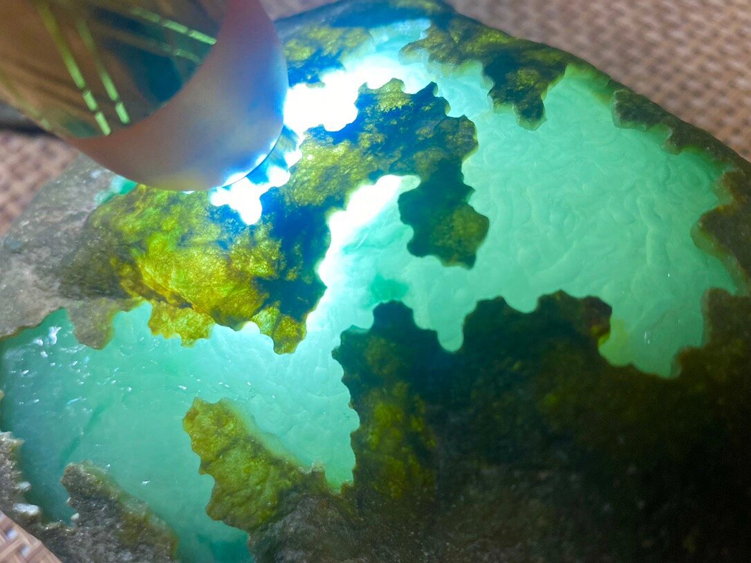 头像看直播# #翡翠原石#冰豆种翡翠原石是指透明度较好的豆种翡翠原石
