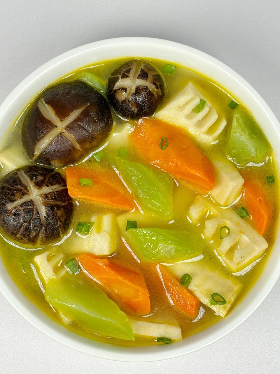 春天就要做这个春笋三鲜汤!