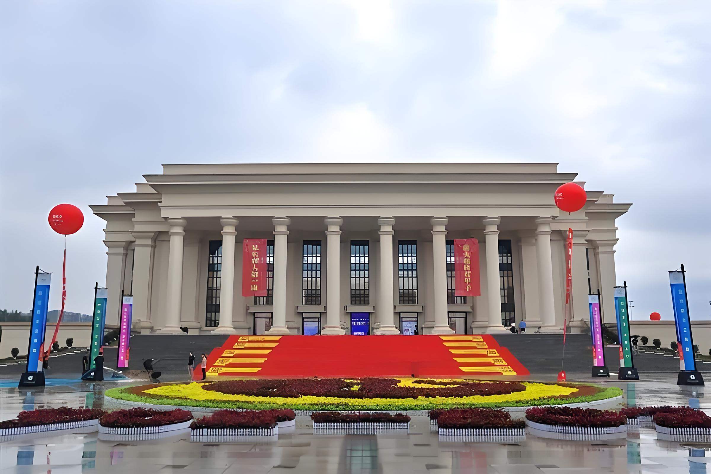 河南农业大学虽非顶尖高校,但作为公立本科院校,教学实力和综合排名均