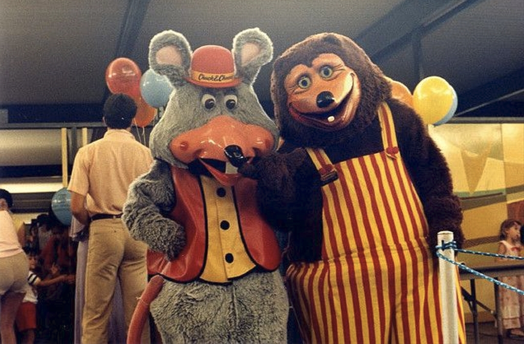 其实《玩具熊的五夜后宫》,是真实事件改编的!