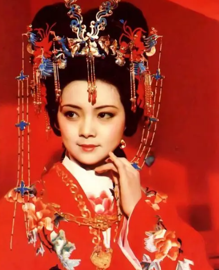 红楼梦细解:贾环到底坏不坏?王熙凤的态度给出了答案