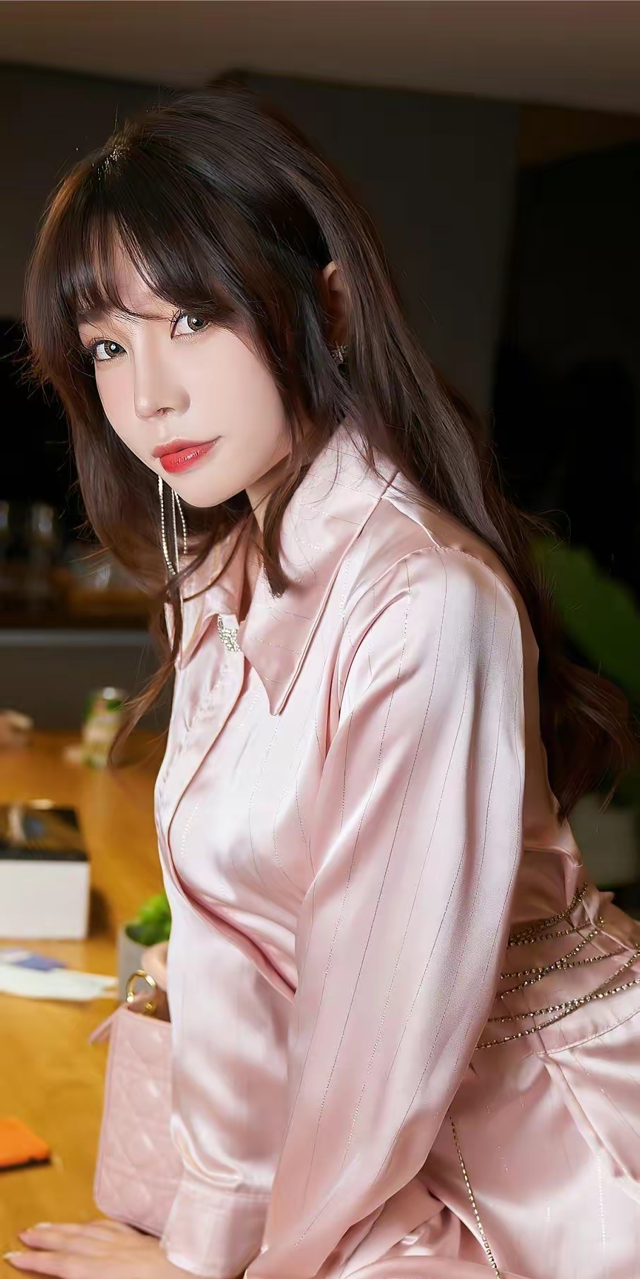 靓丽女神: 美女如诗,朦胧若画, 云鬓花颜,仙子临凡.