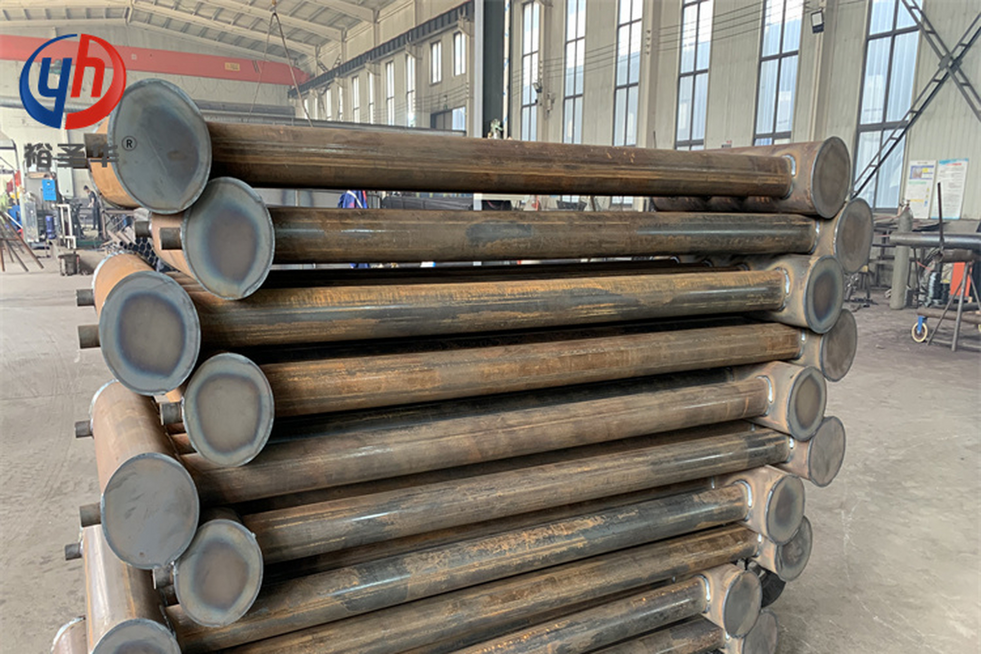 耐腐蚀光面管散热器以独特材质和工艺成为现代散热设备佼佼者,表面