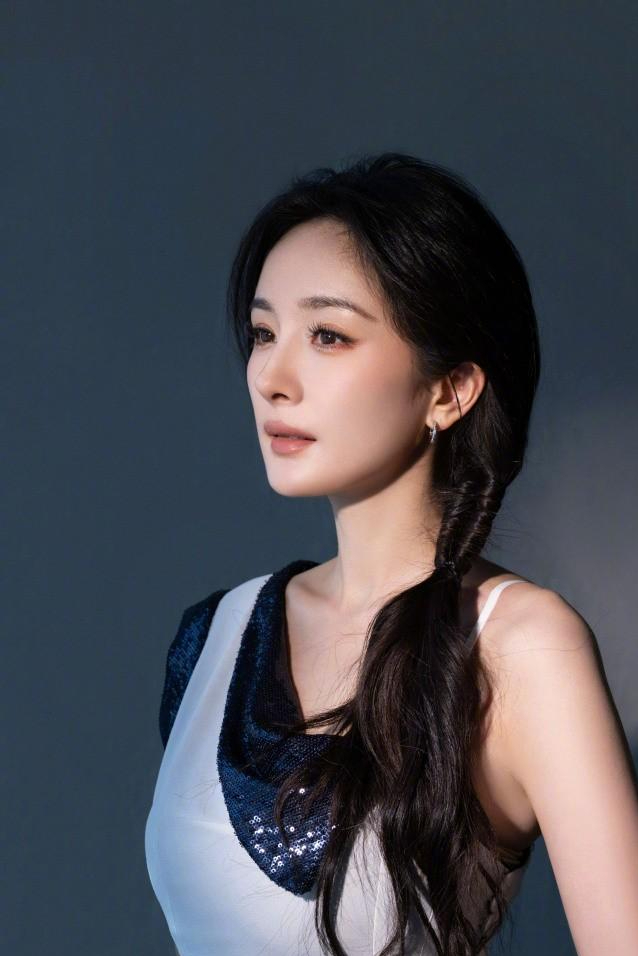 同样是演女特务,王鸥和杨幂一比,我才知道:什么是老天