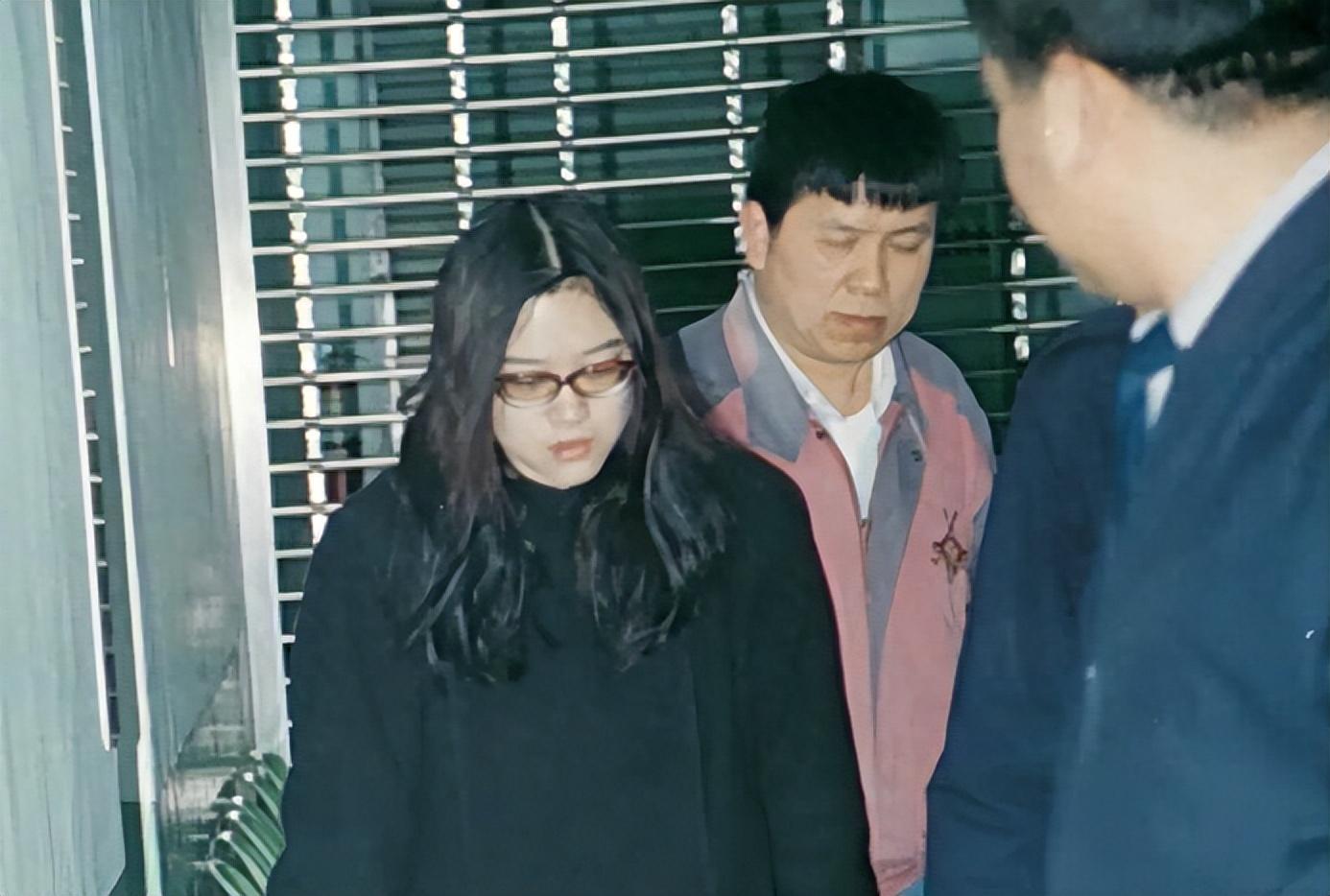 1998年台湾清华大学女学霸,为争学长杀害闺蜜,自配"王水"溶尸