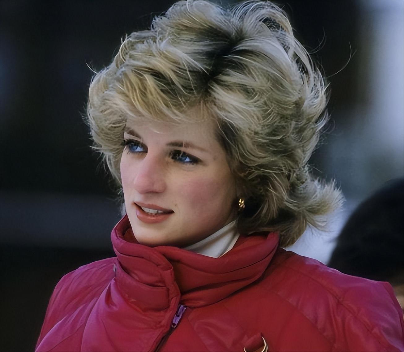 回顾戴安娜去世:不火化,也不使用普通棺木,被放入635斤铅棺中