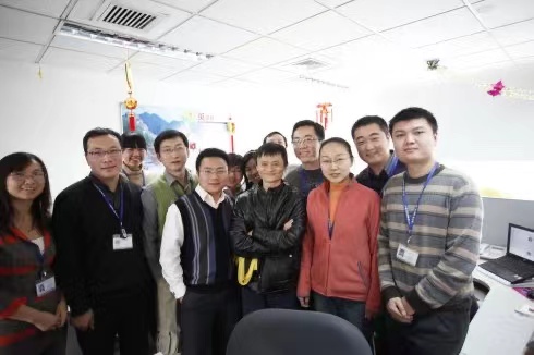 一封来自万网创始人张向东的信,人工智能引发关注