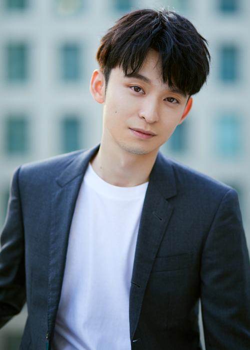 人生赢家董子健,20岁成为影帝,21岁开公司,如今却和平离婚