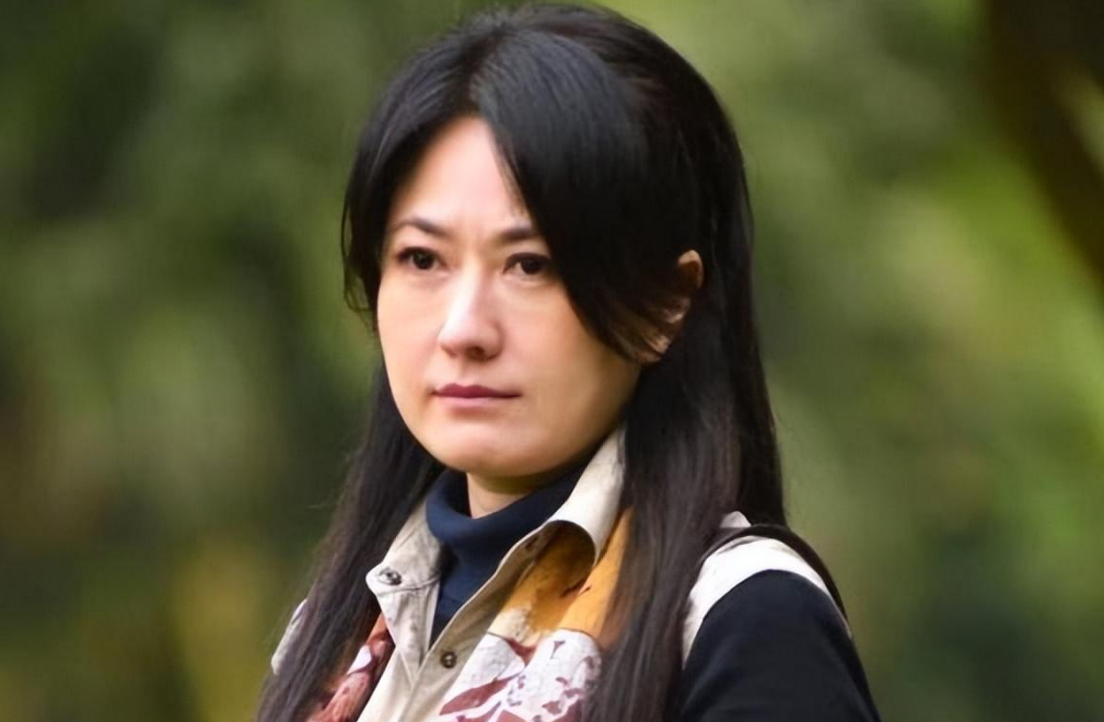 回顾:《家有仙妻》播出32年,女主越来越美,男配到内地农村养老