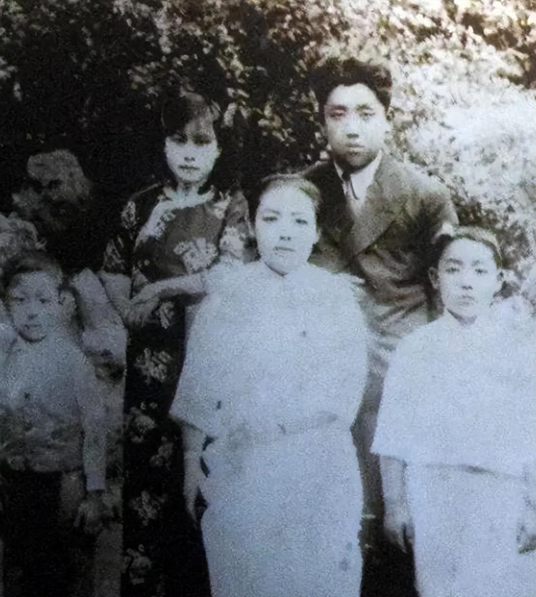 1992年,阎锡山小儿子回到忻州的自家老宅,售票员喊:同志请买票