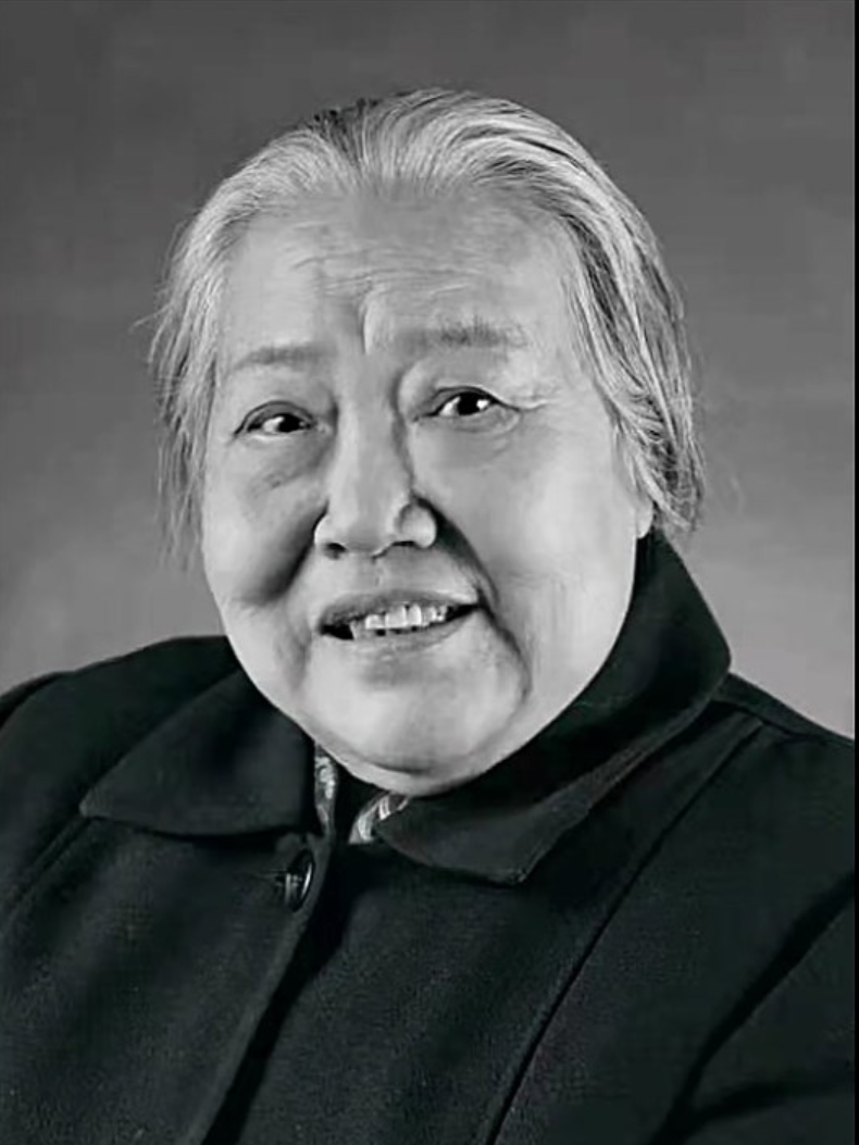 1952年8月,志愿军67军军长李湘因病去世在了朝鲜战场上,从发病开始到