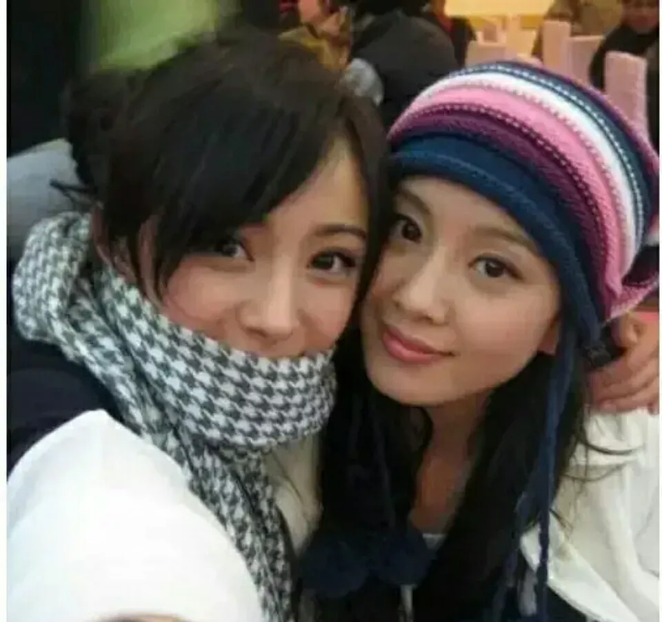 杀青后,唐人公司安排了胡歌,袁弘,杨幂,刘诗诗等人去了埃及旅游,大家