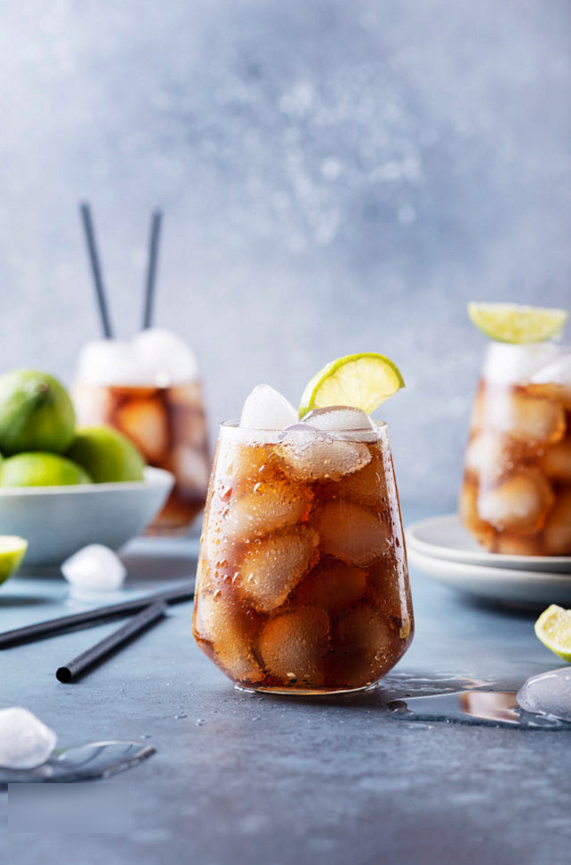 【饮品主题静物摄影作品】 摄影师:oxana denezhkina#摄影作品# #夏日