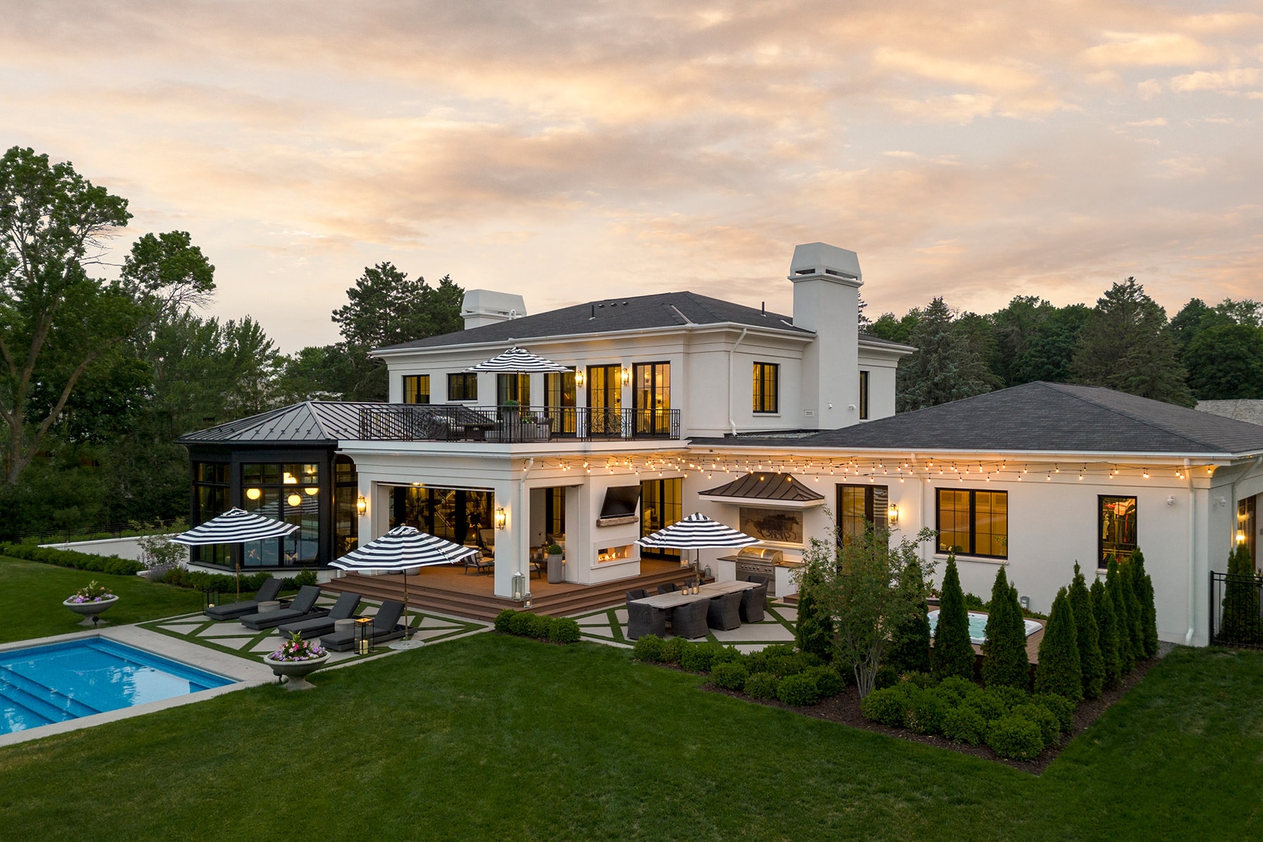 二层法式别墅,藏在烟火气中的浪漫!