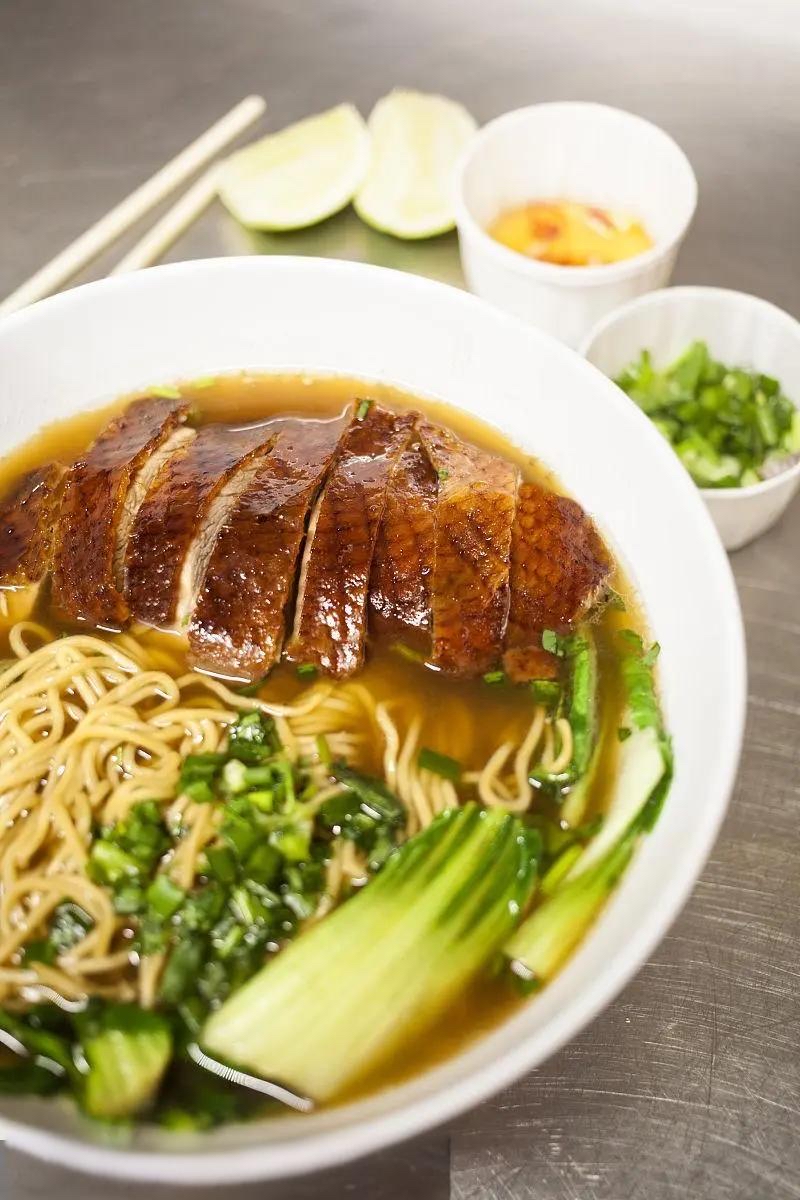 鲜美无敌!鸭汤面,一口暖到心窝里