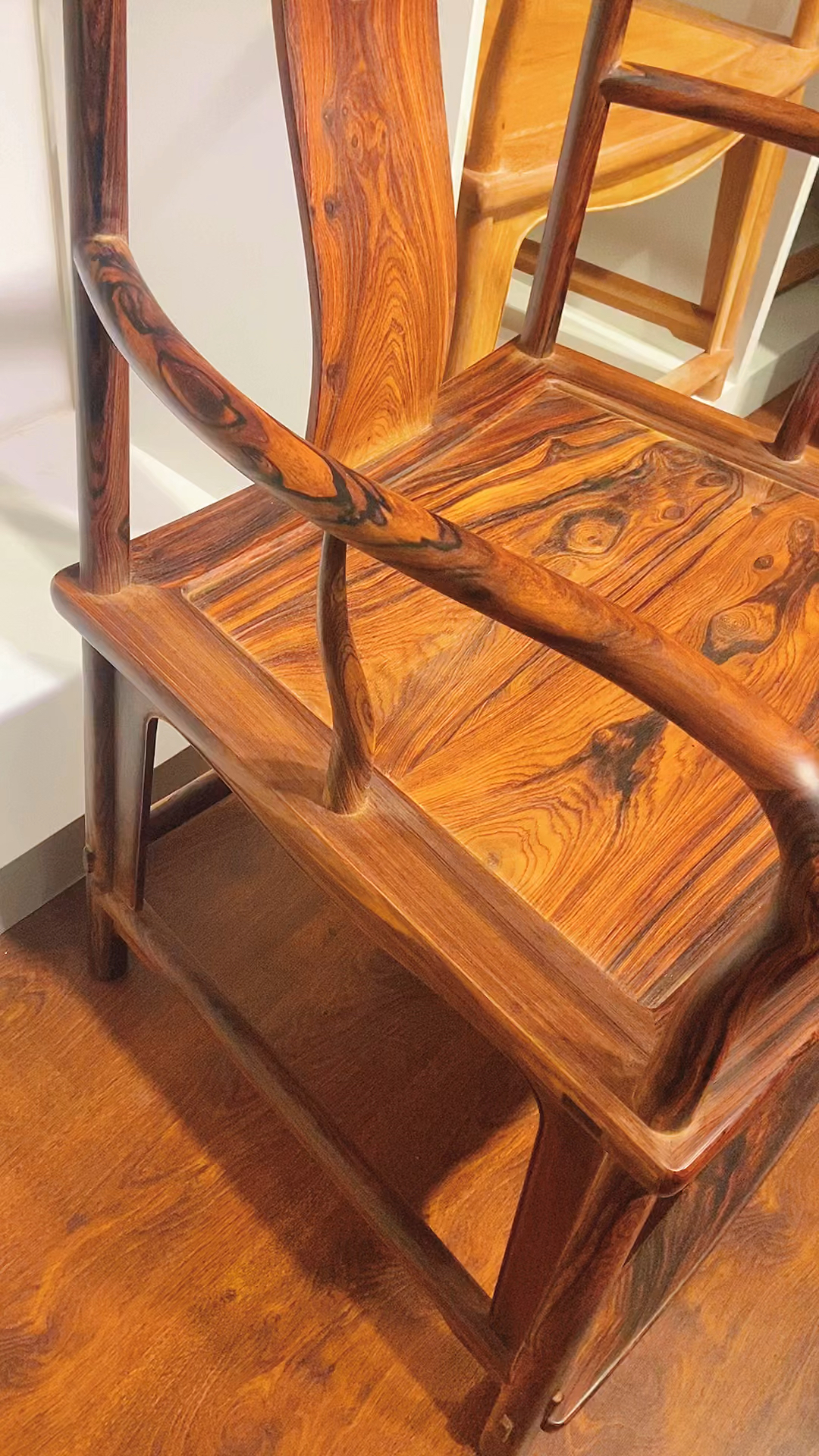 微凹黄檀扇形椅,配字台,配茶桌,既漂亮又有范儿