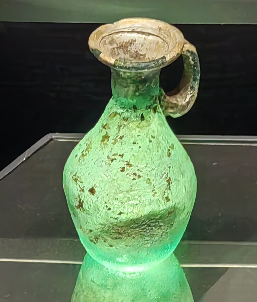 中国陶瓷琉璃博物馆馆藏公元3~5世纪的琉璃制用具#博物馆