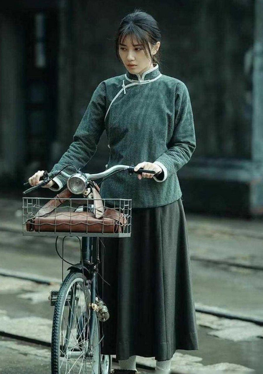 电视剧《哈尔滨1944》热播,女二号谢月扮演者王鹤润因精湛演技和鲜明