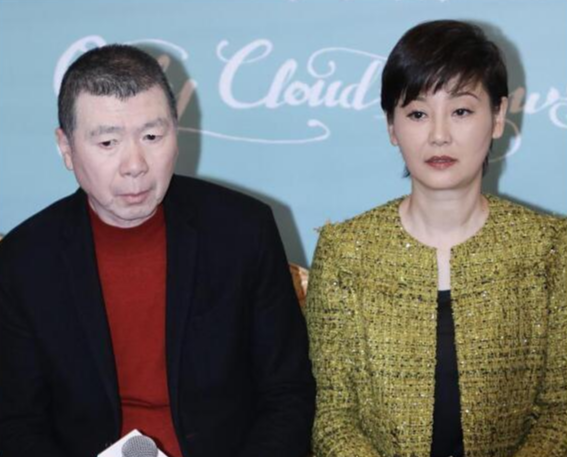 回顾《北京人在纽约》龙套成一线大佬,刘亦菲妈妈越来