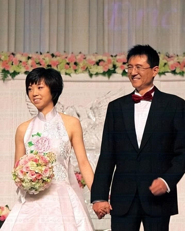 张怡宁:闪婚嫁给袁立前任,生下一儿一女,结婚15年被宠