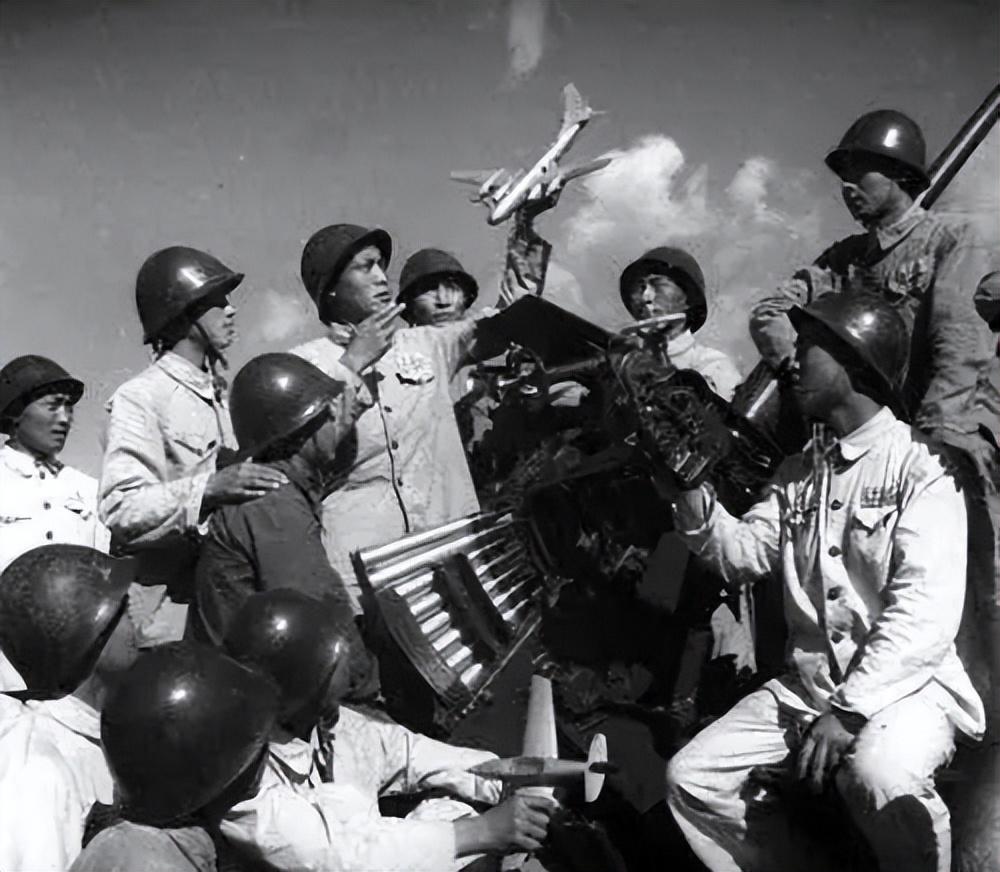 1952年抗美援朝,志愿军一天内用步枪打下5架飞机,一下